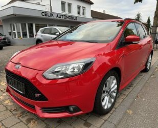 Ford Focus ST Navi Kamera Recaro Sitze Gebrauchtwagen