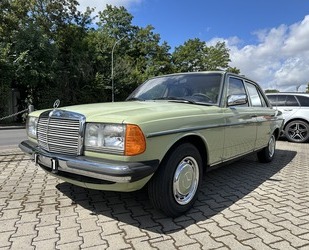 Mercedes-Benz 250 W123 Traumzustand! TÜV/AU 07.2026 Oldtimer