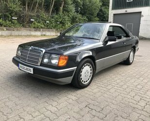 Mercedes-Benz 230 CE Coupe Schwarz Schwarz Oldtimer