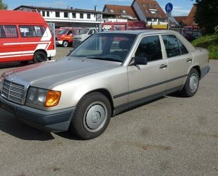 Mercedes-Benz 230 W124 230 E Oldtimer * Automatik * Schiebedach Oldtimer