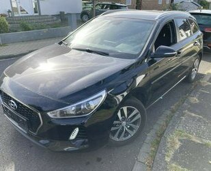 Hyundai i30 1.6CRDI DCT.Navi.Klima.Temp.Kam.SHZ.GARANTIE Gebrauchtwagen