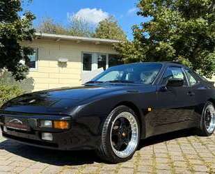 Porsche 944 