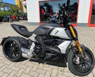 Ducati Diavel 