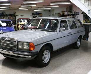 Mercedes-Benz 240 