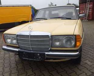 Mercedes-Benz 240 