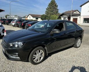 Lada Vesta 1.6i Automatik Klima Euro6 1.Hand SHZ PDC Gebrauchtwagen