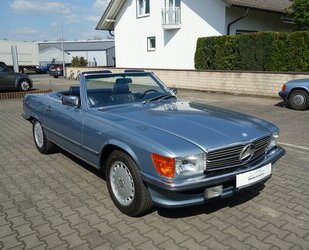 Mercedes-Benz SL 560 Laufleistung ist vollständig dokumentiert Oldtimer