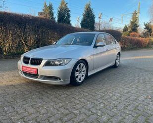 BMW BMW Baureihe 3 Lim. 318i,Autom.,Parksensor,Ledersi Gebrauchtwagen