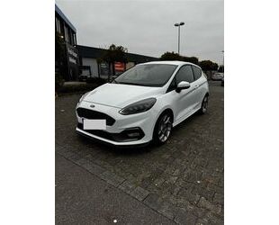 Ford Ford Fiesta ST mit Leder-Exklusiv-Pak + 8fach bere Gebrauchtwagen