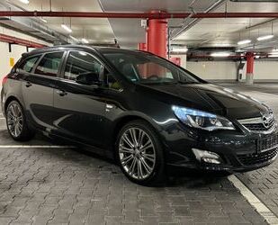 Opel Opel Astra Sports Tourer 1.4TURBO OPC LINE XENON~L Gebrauchtwagen