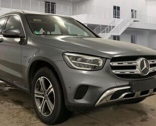 Mercedes-Benz Mercedes-Benz GLC 300 e 4Matic*Off-Road*Pano*Kam*L Gebrauchtwagen