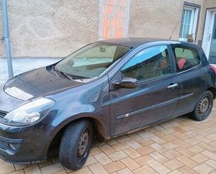 Renault Renault Clio Exception 1.6 16V 65kW Exception Gebrauchtwagen