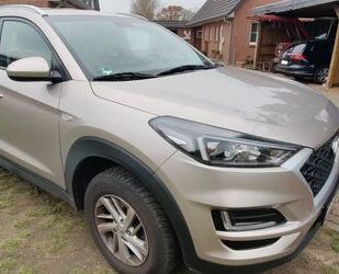 Hyundai Hyundai Tucson 1.6 GDI 2WD Pure Navi AHK RFK 1.HD Gebrauchtwagen