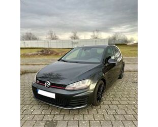 VW Volkswagen Golf VII 7 GTI 2.0 TSI Scheckheft + TÜV Gebrauchtwagen