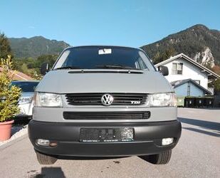 VW Volkswagen T4 Caravelle 2,5-l-Diesel TDI 75kW lang Gebrauchtwagen