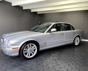 Jaguar Jaguar XJ 3.0 AUTOMATIK, NAVIGATION, XENON, PARKTR Gebrauchtwagen