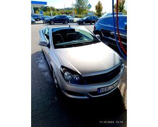 Opel Opel Astra 1.6 TWINTop Cabrio mit Anhängerkupplung Gebrauchtwagen