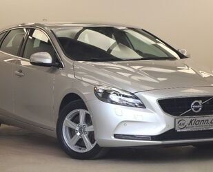 Volvo Volvo V40 2.0 D3 150PS Automatik Momentum R-CAM DA Gebrauchtwagen