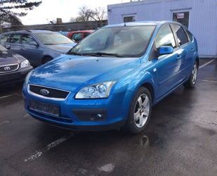 Ford Ford Focus Lim. Ghia Gebrauchtwagen