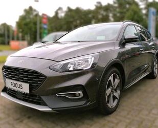 Ford Ford Focus Turnier Active Automatik mit PanoDach Gebrauchtwagen