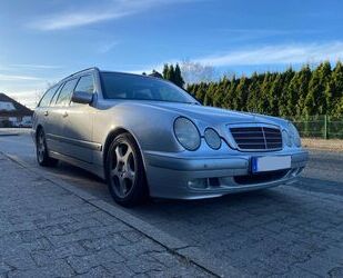 Mercedes-Benz Mercedes-Benz E 200 KOMPRESSOR T CLASSIC Classic Gebrauchtwagen