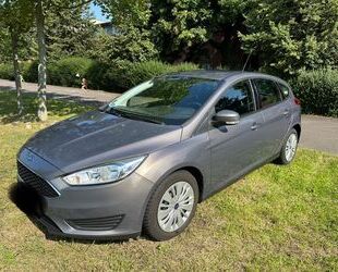 Ford Ford Schön gepflegter Ford Focus mit kleinem KM-St Gebrauchtwagen