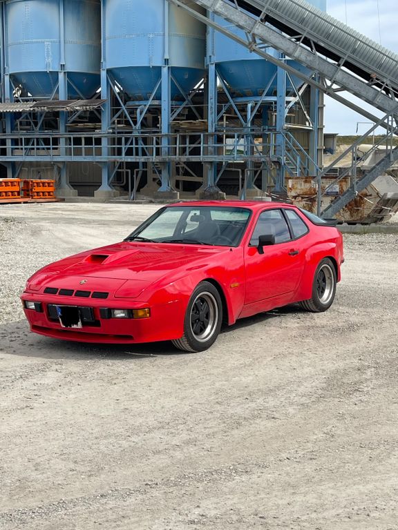 924