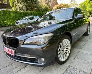 BMW BMW 730d Aut. SchiebedachSoftcloseBi-XenonScheckh. Gebrauchtwagen