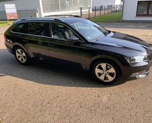 Skoda Skoda Superb Combi 2.0 TDI DPF DSG STYLE * Gebrauchtwagen