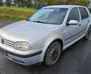 VW Volkswagen Golf 1.4 Klima Allwetterreifen TÜV 9/26 Gebrauchtwagen