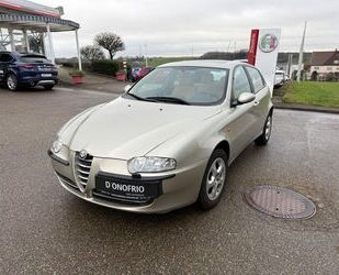 Alfa Romeo Alfa Romeo 147 1.6 Twin Spark Distinctive 1 Hand, Gebrauchtwagen