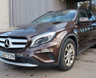 Mercedes-Benz Mercedes-Benz GLA 200 BiXenon Vollleder Temp Navi Gebrauchtwagen