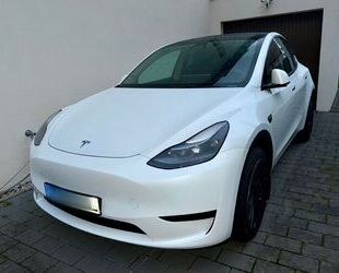 Tesla Tesla Model Y SR RWD 1. Hand Neuwertig Allwetterre Gebrauchtwagen