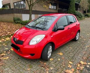 Toyota Toyota Yaris 1,3-l-VVT-i Sol Sol Sehr gepflegt Gebrauchtwagen