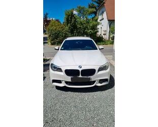 BMW BMW 520d xDrive Touring M-Paket Standheizung!! Gebrauchtwagen