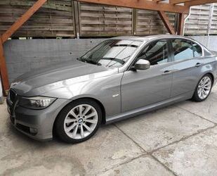 BMW BMW 330d - Lim. Aut. Navi. Leder. Xenon. Topgepfle Gebrauchtwagen