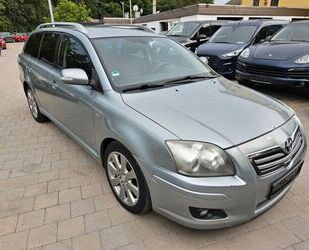 Toyota Toyota Avensis Kombi 2.2 D-CAT Travel Gebrauchtwagen