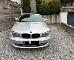 BMW BMW 120d - Volleder & Top-Ausstattung Navi/PDC/Kli Gebrauchtwagen