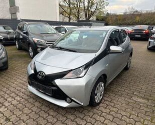 Toyota Toyota Aygo AYGO x-play Team D*X-Touch Media*R-Kam Gebrauchtwagen