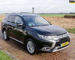 Mitsubishi Mitsubishi Outlander 2.4 PHEV Intense+ PANO HIFI * Gebrauchtwagen