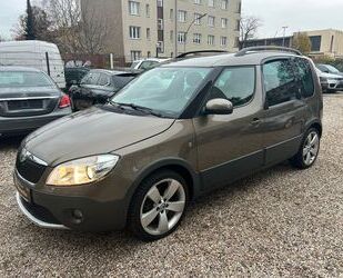 Skoda Skoda Roomster 1.2l TSI DSG 77kW Scout*Panorama* Gebrauchtwagen