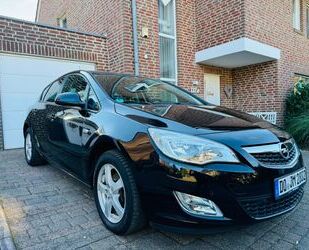 Opel Opel Astra J 1.4 Turbo (140 PS) Design Edition Gebrauchtwagen