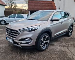 Hyundai Hyundai Tucson Advantage 4 WD Automatik Vollleder Gebrauchtwagen