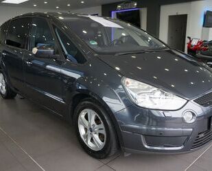 Ford Ford S-MAX Titanium+NAVI+PDC+PANO+KLIMA+SITZHEIZUN Gebrauchtwagen