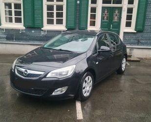 Opel Opel Astra J Lim. 5-trg. Selection Euro5 Gebrauchtwagen