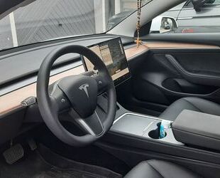 Tesla Tesla Model 3 Standard-Reichweite Plus - Hinterrad Gebrauchtwagen