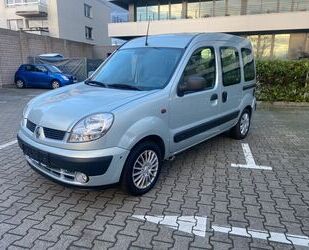 Renault Renault Kangoo 1.2 16V Privilege Gebrauchtwagen