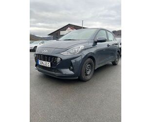 Hyundai Hyundai i10 1.2 Lev3 8 fach bereift ALU PDC+Kamera Gebrauchtwagen