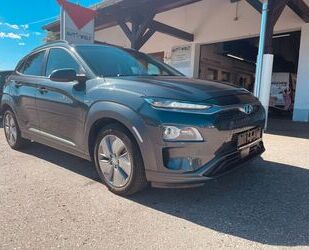 Hyundai Hyundai Kona ELEKTRO 150kW / Leder / Navigation / Gebrauchtwagen