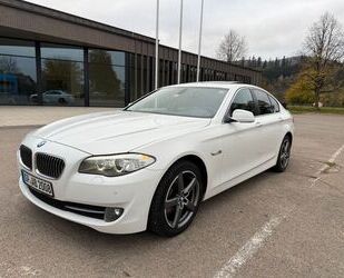 BMW BMW 520d Aut.+FullService+GSHD+AHK+Navi+Xenon Gebrauchtwagen